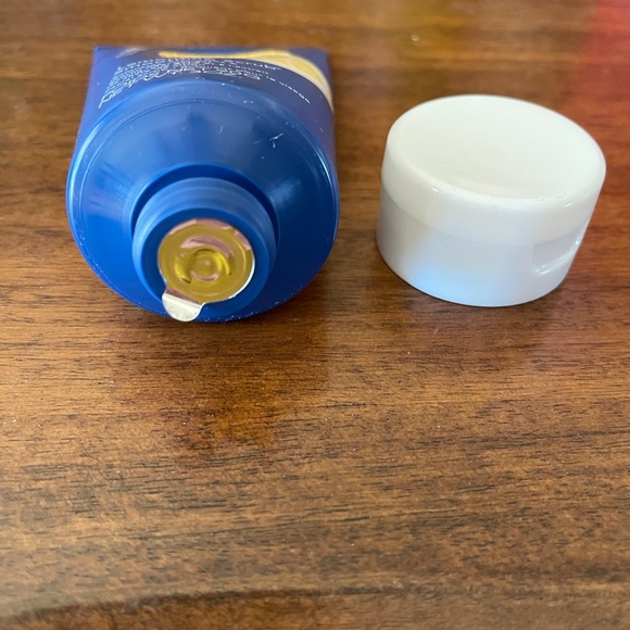 Ole Henriksen Lemonade Smoothing Scrub - Picture 3 of 4